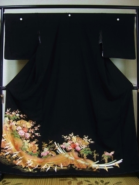 黒留袖レンタル49　（京友禅創作黒留袖/吉祥文に四季の花）1
